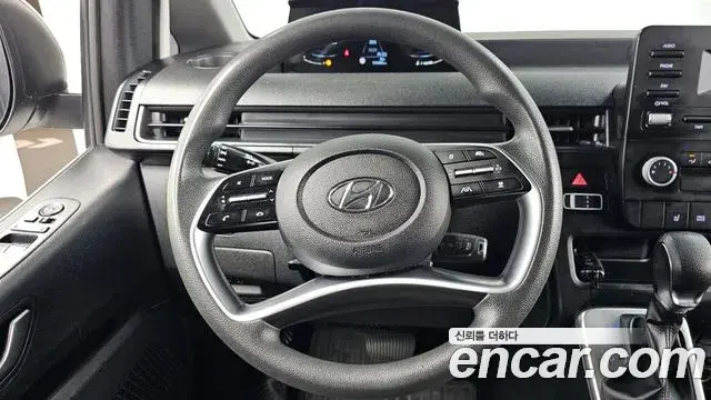 Hyundai Staria 2022 — Фото 13/20