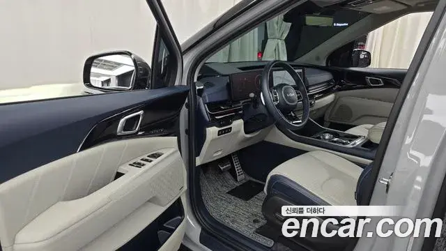 Kia Carnival 2024 — Şəkil 29/33