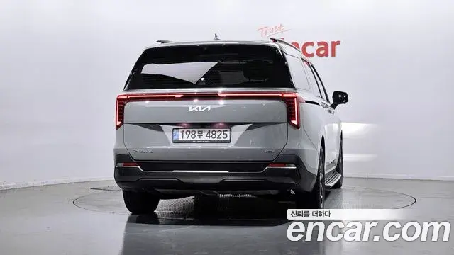 Kia Carnival 2024 — Şəkil 2/30
