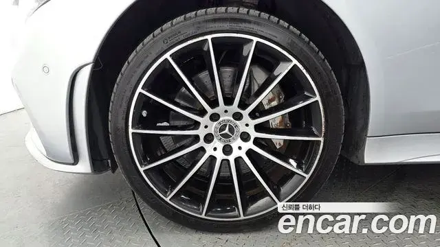 Mercedes-Benz CLS-Class 2021 — Photo 13/20