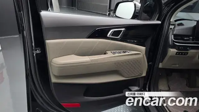 Kia Carnival 2024 — Photo 23/37