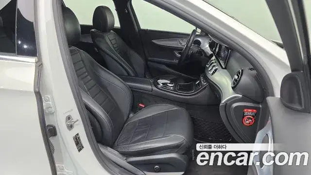 Mercedes-Benz E-Class 2019 — Şəkil 16/20