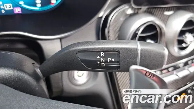 Mercedes-Benz GLC-Class 2022 — Photo 9/20