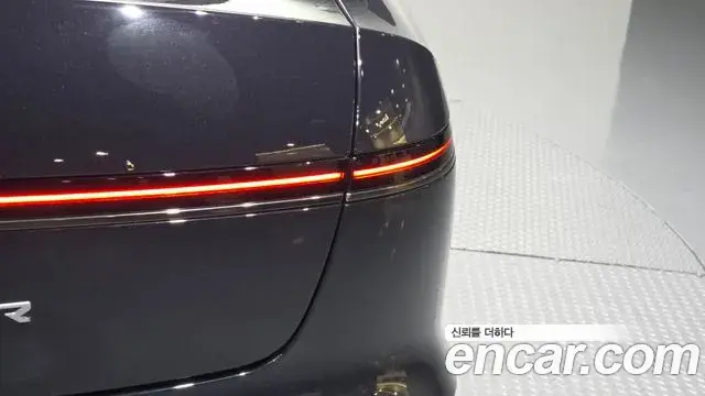 Hyundai Grandeur Hybrid 2025 — Photo 18/35