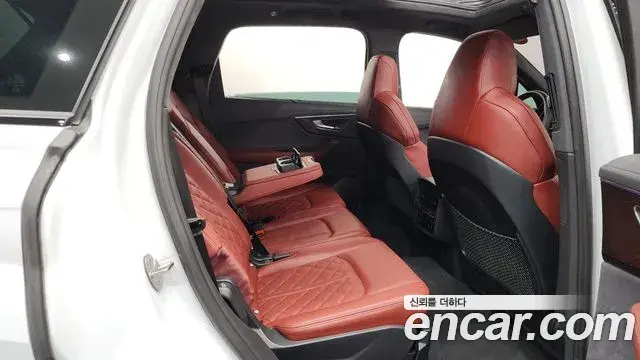 Audi SQ7 2023 — Photo 5/20