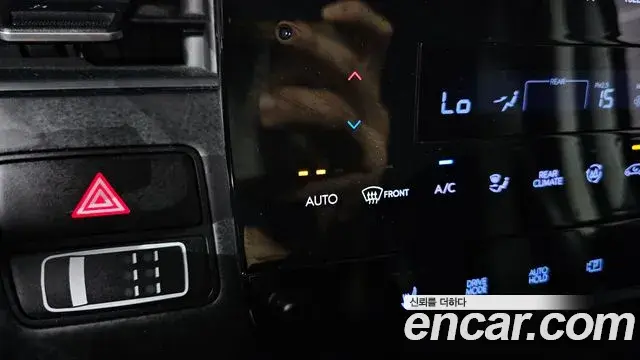 Hyundai Staria 2022 — ფოტო 14/20