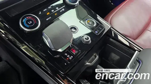 Land Rover Range Rover Sport 2023 — Фото 9/20