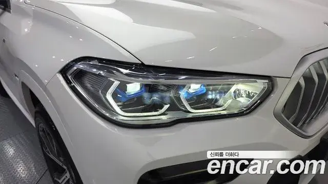 BMW X6 2022 — ფოტო 26/33
