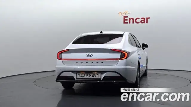 Hyundai Sonata Hybrid 2021 — ფოტო 2/20