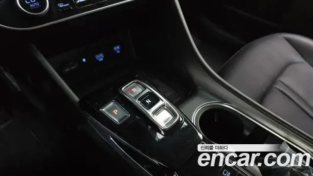 Hyundai Sonata Hybrid 2021 — ფოტო 18/20