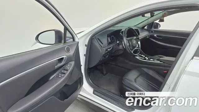 Hyundai Sonata Hybrid 2021 — ფოტო 8/20