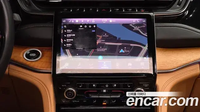 Jeep Grand Cherokee 2023 — Şəkil 17/20