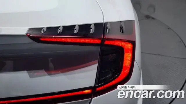 Hyundai Sonata Hybrid 2021 — Photo 25/32