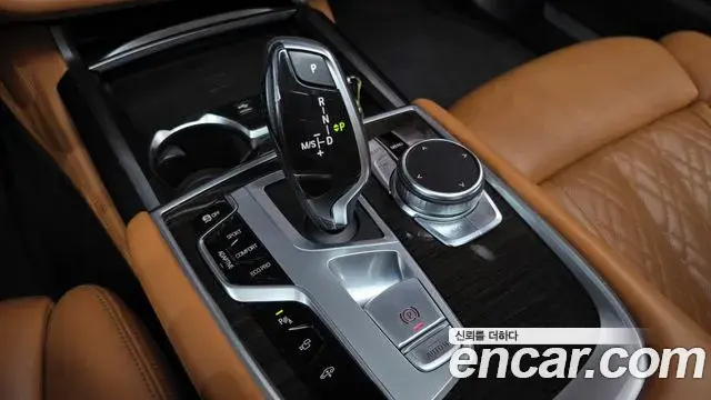 BMW 7 Series 2020 — Фото 9/20