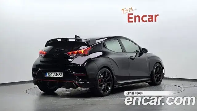 Hyundai Veloster 2019 — Фото 2/20