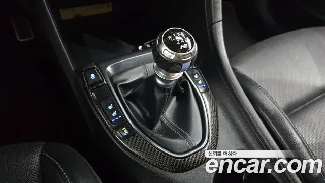 Hyundai Veloster 2019 — Фото 9/20