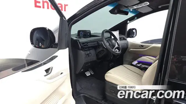 Hyundai Staria 2025 — Şəkil 1/20