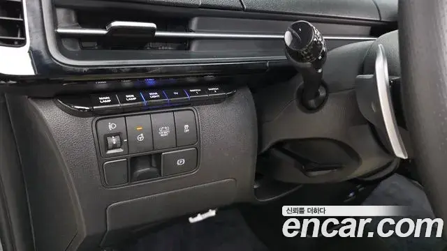 Hyundai Staria 2025 — Şəkil 19/20