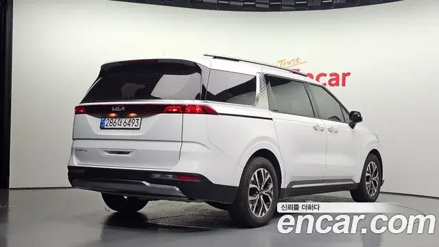 Kia Carnival 2023 — Photo 2/20