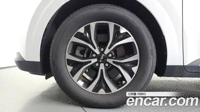 Kia Carnival 2023 — Photo 5/20