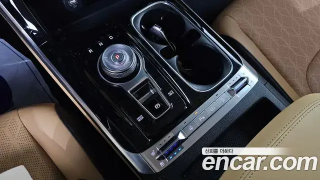 Kia Carnival 2023 — Photo 9/20