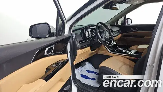 Kia Carnival 2023 — Photo 10/20