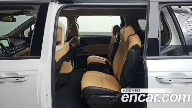 Kia Carnival 2023 — Photo 11/20