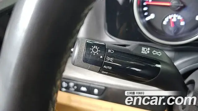 Kia Carnival 2023 — Photo 12/20