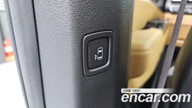 Kia Carnival 2023 — Photo 17/20