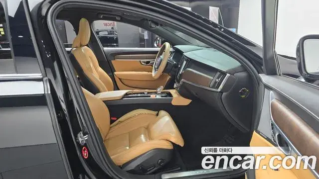 Volvo S90 2021 — Photo 14/33
