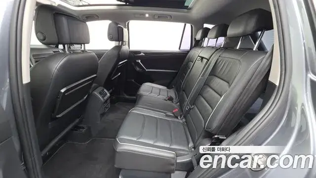 Volkswagen Tiguan Allspace 2018 — Фото 12/20