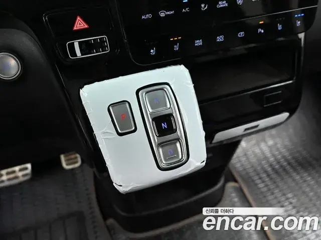 Hyundai Staria 2022 — Photo 8/20