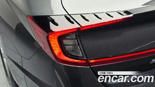Hyundai Sonata Hybrid 2019 — Şəkil 15/31