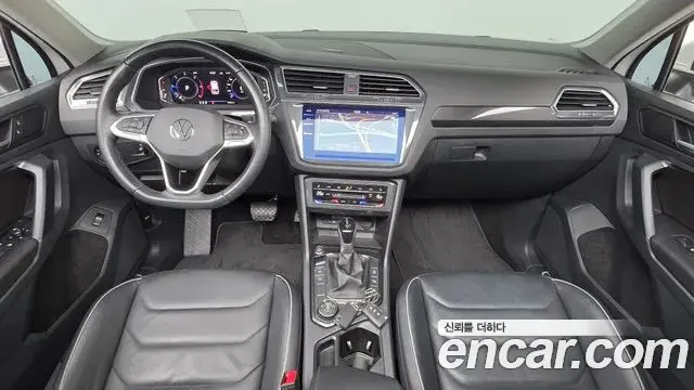 Volkswagen Tiguan 2023 — Photo 8/33