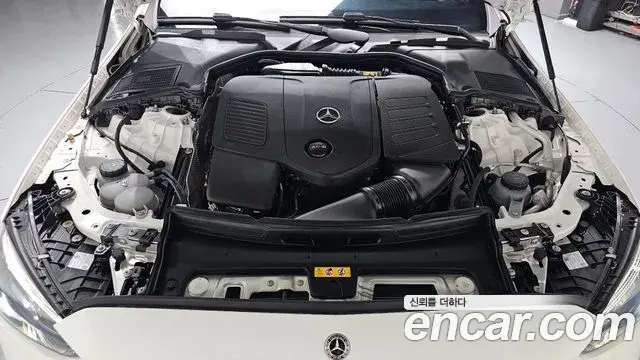 Mercedes-Benz C-Class 2025 — ფოტო 23/38