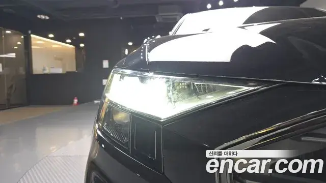 Audi Q8 2021 — ფოტო 27/35