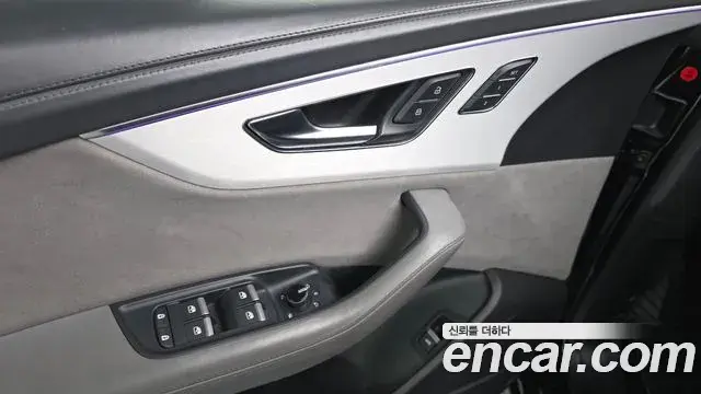 Audi Q8 2021 — ფოტო 7/35