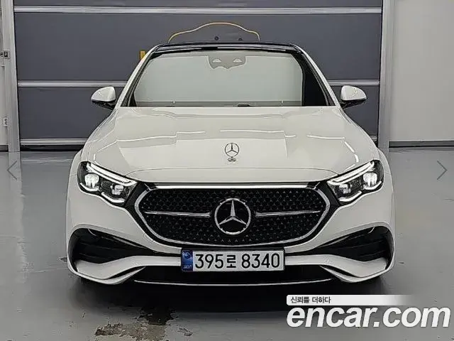 Mercedes-Benz E-Class 2025 — Photo 3/19