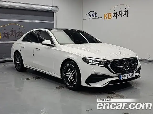Mercedes-Benz E-Class 2025 — Photo 5/19