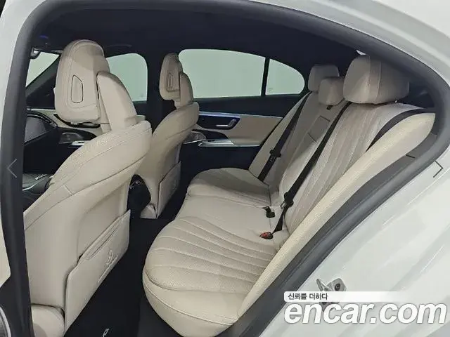 Mercedes-Benz E-Class 2025 — Photo 13/19