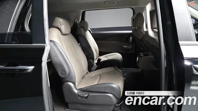 Kia Carnival 2024 — Фото 12/20
