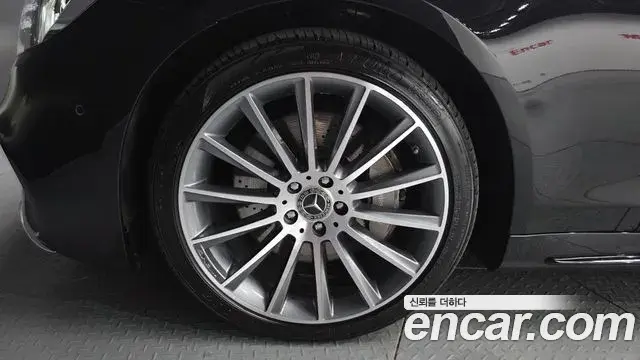Mercedes-Benz S-Class 2018 — Фото 5/20
