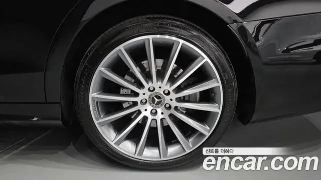 Mercedes-Benz S-Class 2018 — Şəkil 10/36