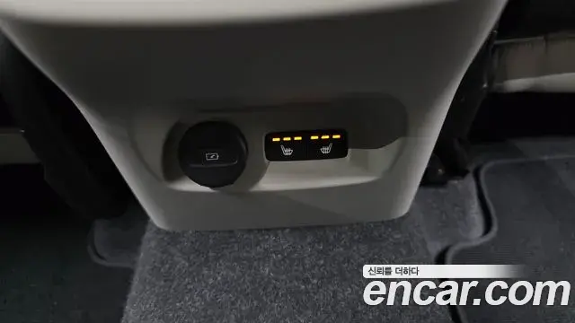 Volvo XC40 2024 — ფოტო 2/20
