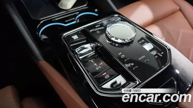 BMW 5 Series 2025 — Фото 9/20