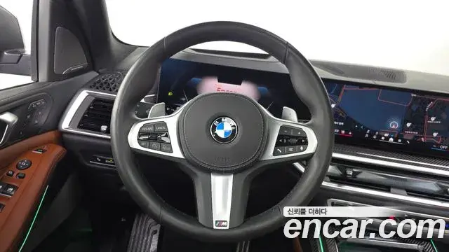 BMW X7 2025 — ფოტო 27/33