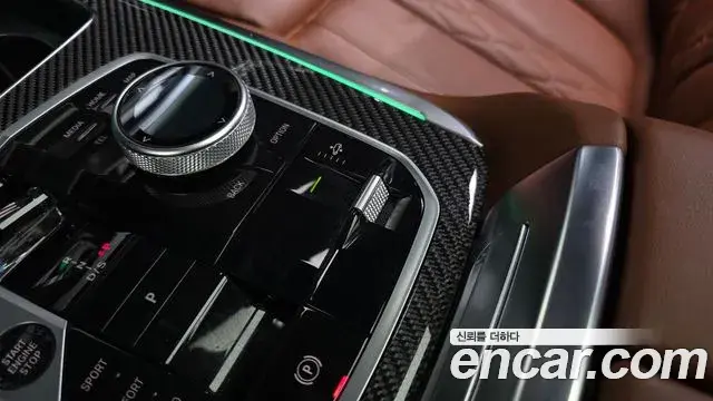 BMW X7 2025 — ფოტო 14/33