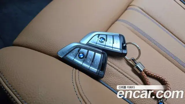 BMW 5 Series 2023 — Photo 17/20