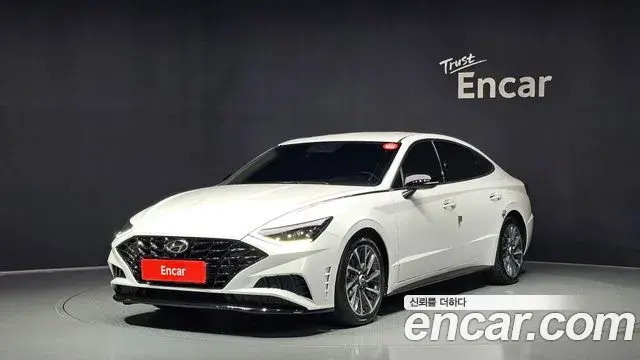 Hyundai Sonata 2021 — Фото 1/20