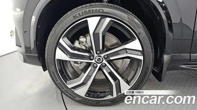 Volvo XC90 2020 — ფოტო 33/37